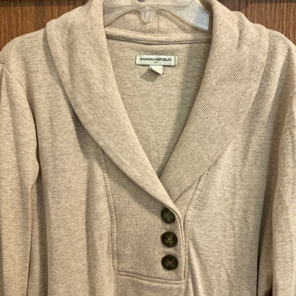 Banana Republic Sweater - Picture 2 of 5